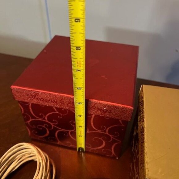 Holiday Gift Bags & Boxes Set With Santa Design & Festive Colors 52 pieces - Picture 12 of 12